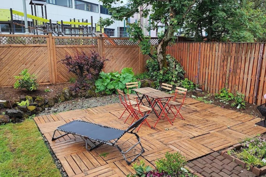 Icelandic Art Garden Villa W. Parking In Centre City Рейкявик Екстериор снимка